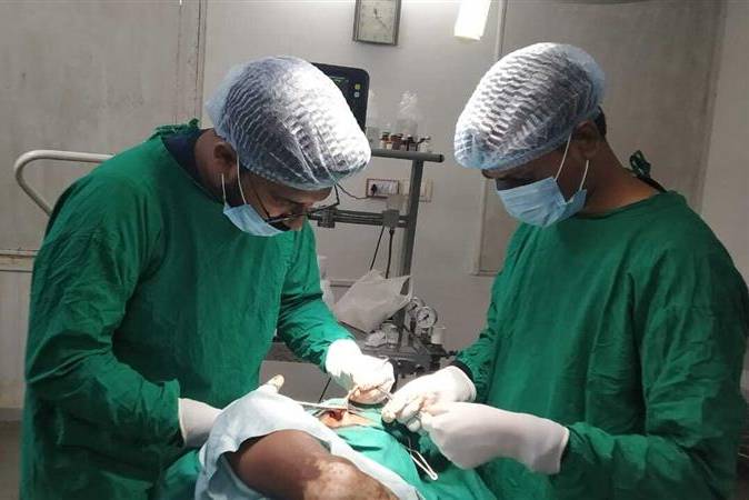 Female Piles Doctor in Ahmedabad